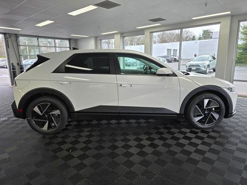 New 2026 Hyundai Ioniq 5 SEL AWD/4WD image 2
