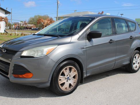 Used 2014 Ford Escape S image 1