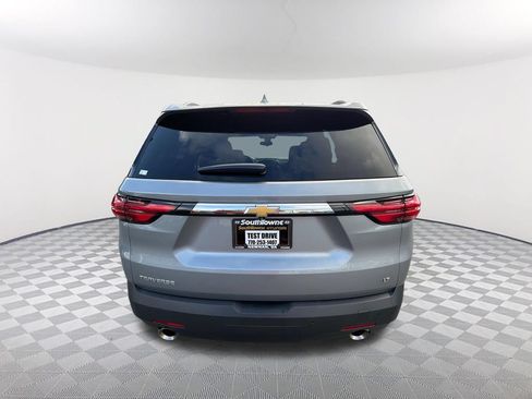 Used 2023 Chevrolet Traverse LT FWD image 6