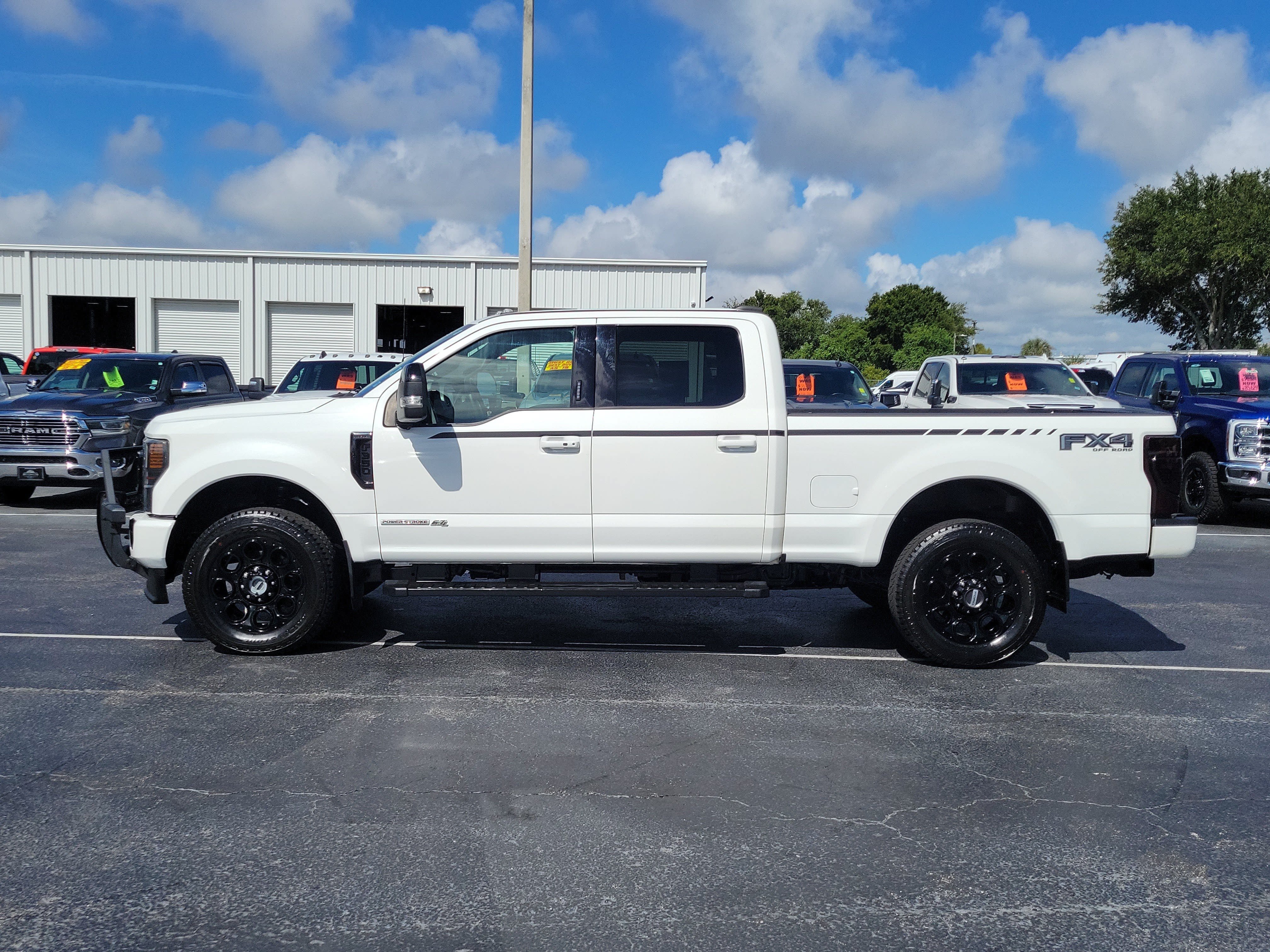 Used 2022 Ford F350 Lariat w/ Black Appearance Package AWD/4WD image 6