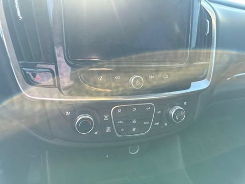 Used 2019 Chevrolet Traverse Premier w/ Driver Confidence II Package FWD image 16