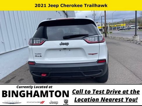 Used 2021 Jeep Cherokee Trailhawk AWD/4WD image 6