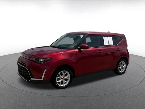 Used 2025 Kia Soul LX w/ LX Technology Package FWD image 4