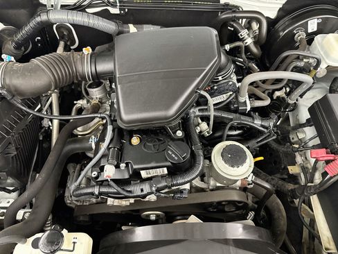 Used 2022 Toyota Tacoma SR RWD image 34