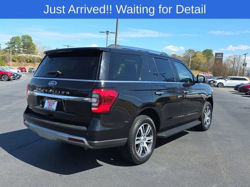 Used 2024 Ford Expedition Limited image 7