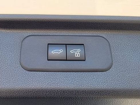 Used 2025 Toyota Grand Highlander AWD image 8