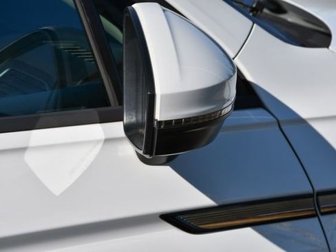 Used 2022 Volkswagen Tiguan S FWD image 25