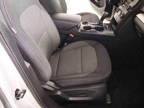 Used 2019 Ford Explorer XLT FWD image 12