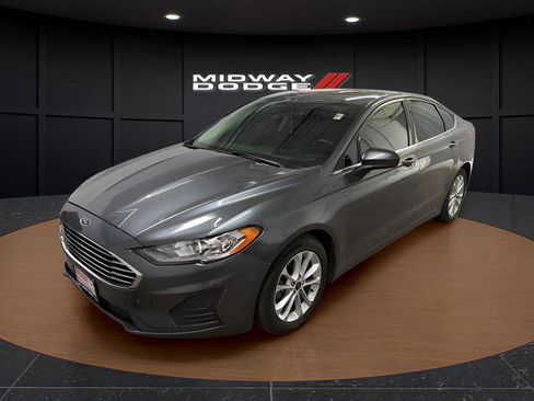 Used 2020 Ford Fusion SE FWD image 2
