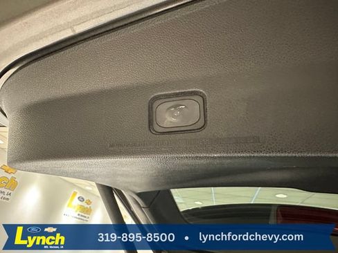 Used 2017 Ford Explorer XLT w/ Equipment Group 202A AWD/4WD image 22