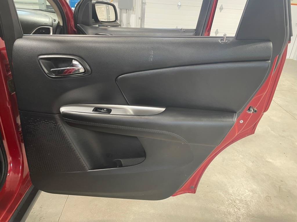 Used 2018 Dodge Journey SE w/ Blacktop Package FWD image 22
