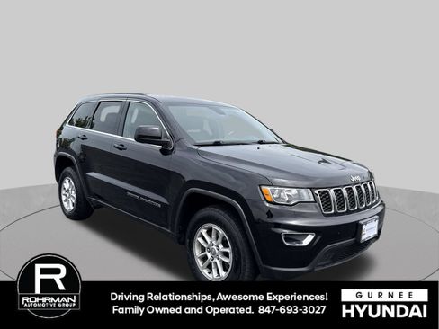 Used 2018 Jeep Grand Cherokee Laredo AWD/4WD image 2