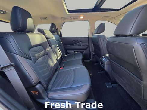 Used 2025 Nissan Pathfinder Platinum w/ Cargo Package image 10