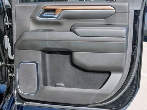 Used 2024 Chevrolet Silverado 3500 High Country w/ Technology Package image 21