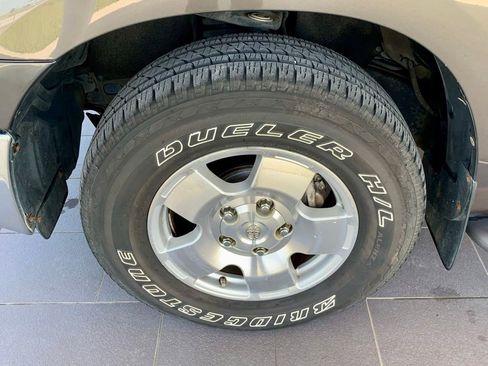 Used 2012 Toyota Tundra 4x4 CrewMax w/ Tow Pkg image 10