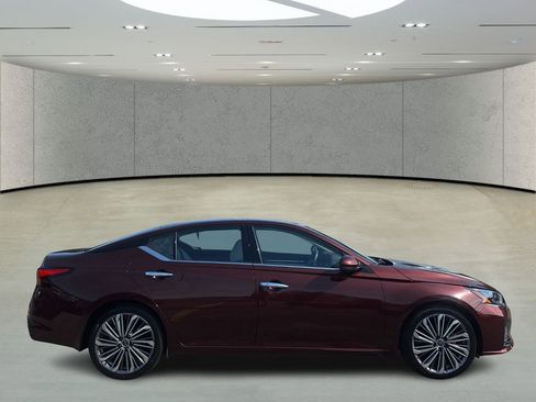 Used 2024 Nissan Altima 2.5 SL image 6