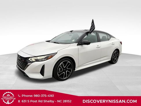 Certified 2025 Nissan Sentra SR w/ SR Premium Package FWD image 1