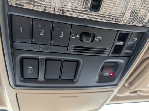 Used 2017 Toyota 4Runner Limited image 14