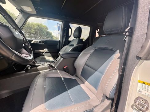 Used 2021 Ford Bronco Outer Banks w/ Sasquatch Package AWD/4WD image 14