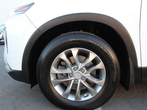 Used 2019 Hyundai Santa Fe SEL image 9