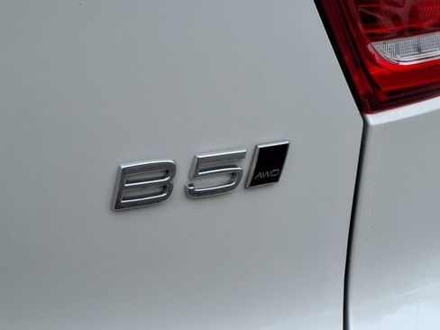 Certified 2023 Volvo XC40 B5 Plus w/ Protection Package Premier image 6