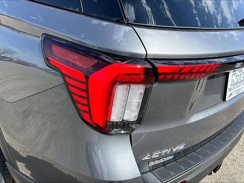 New 2026 Ford Explorer Active AWD/4WD image 28
