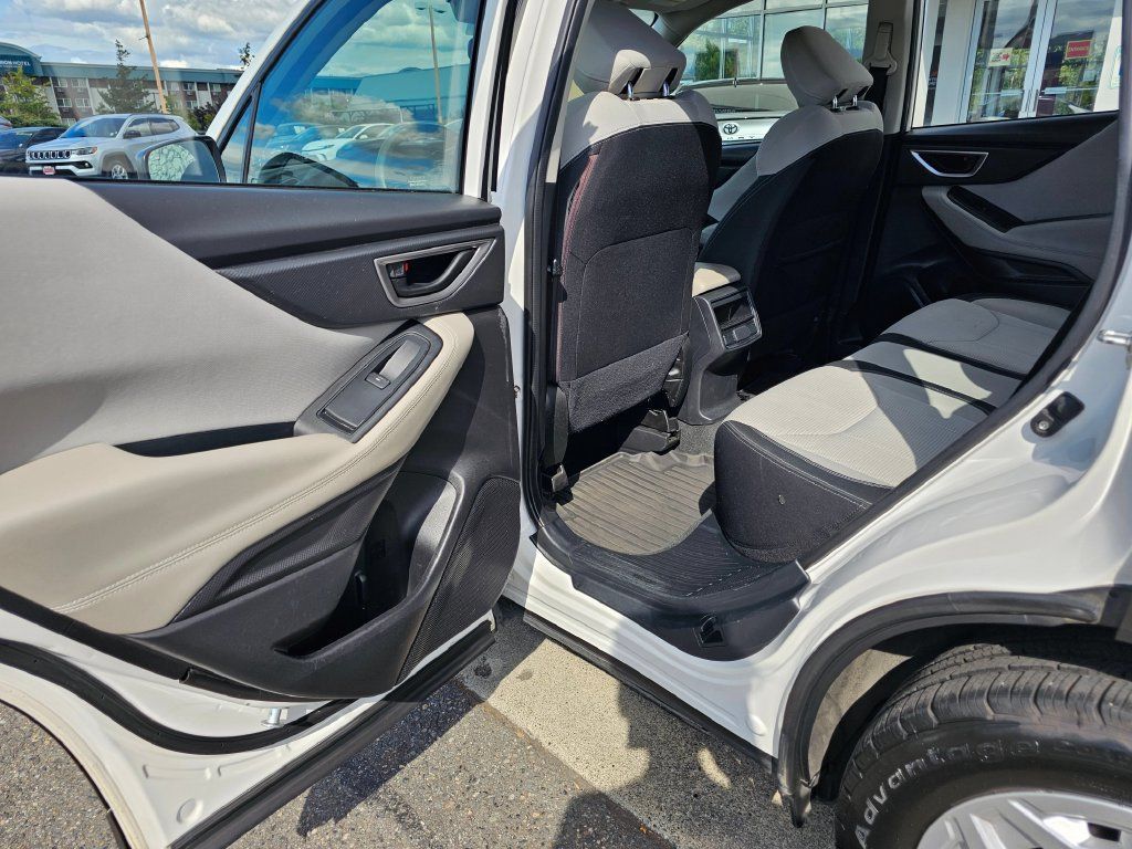 Used 2021 Subaru Forester AWD/4WD image 17