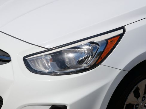 Used 2017 Hyundai Accent SE FWD image 16