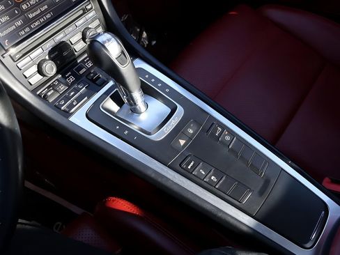 Used 2015 Porsche 911 Turbo image 22