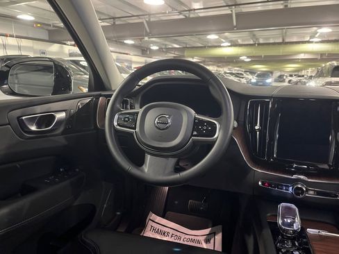 Certified 2024 Volvo XC60 B5 Ultimate w/ Protection Package Premier AWD/4WD image 24