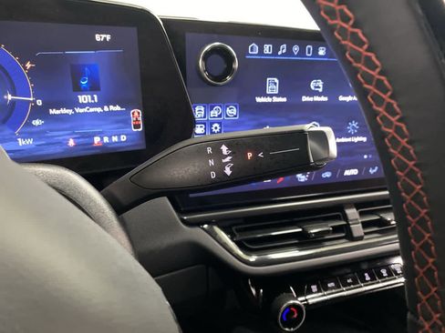 Used 2024 Chevrolet Equinox EV RS image 27