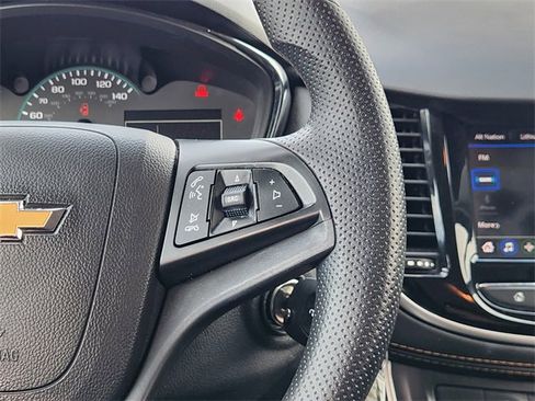 Used 2022 Chevrolet Trax LS w/ Tint and Cruise Package image 29