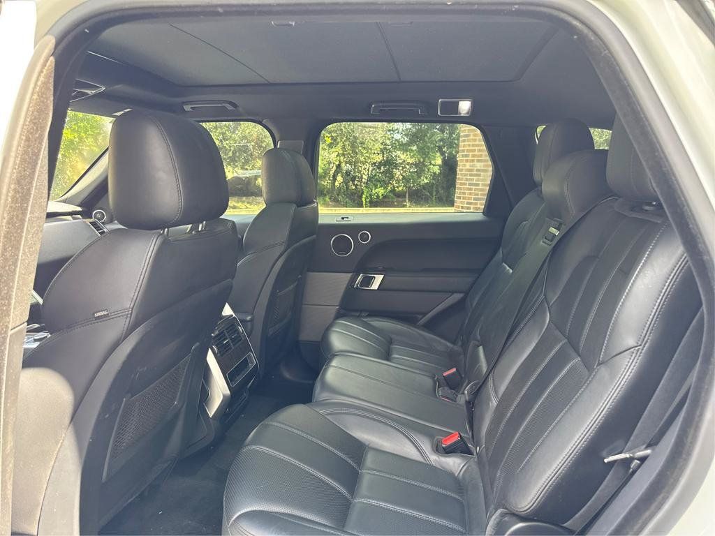 Used 2017 Land Rover Range Rover Sport SE AWD/4WD image 10