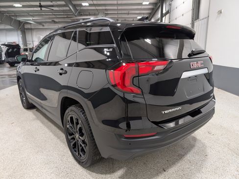 Used 2020 GMC Terrain SLE w/ Driver Convenience Package AWD/4WD image 4