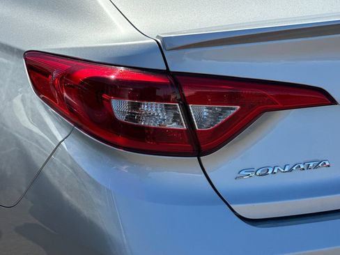 Used 2015 Hyundai Sonata SE w/ Option Group 02 FWD image 24