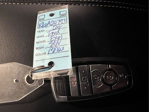 Used 2024 Ford Explorer XLT w/ Equipment Group 202A AWD/4WD image 42