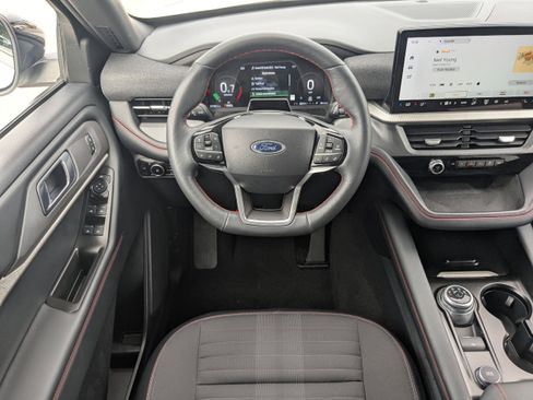 Used 2025 Ford Explorer ST-Line w/ ST-Line Street Pack image 20