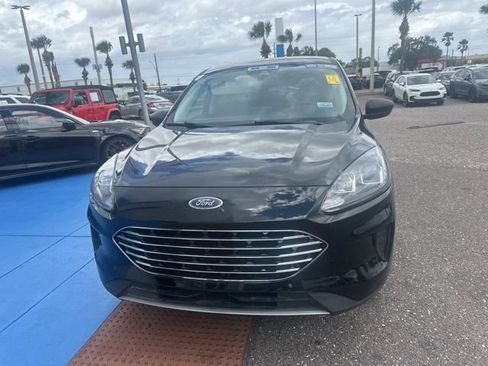 Used 2022 Ford Escape SE w/ Cold Weather Package image 4