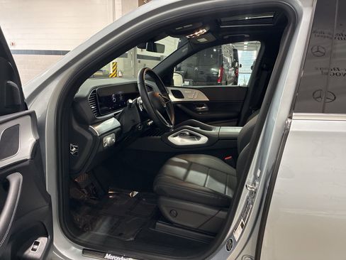 Used 2025 Mercedes-Benz GLE 450 4MATIC w/ AMG Line Exterior image 14