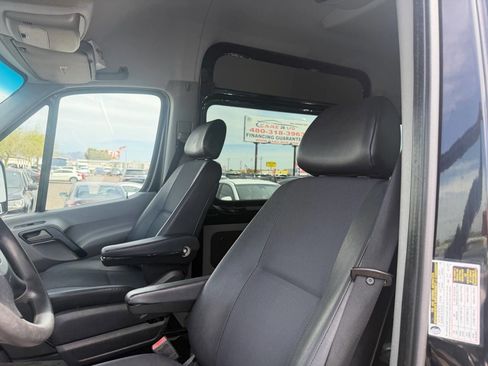 Used 2015 Mercedes-Benz Sprinter 2500 image 20