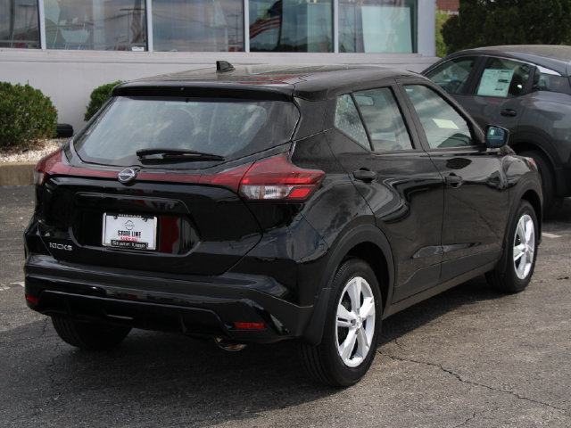 Certified 2025 Nissan Kicks Play S FWD image 9