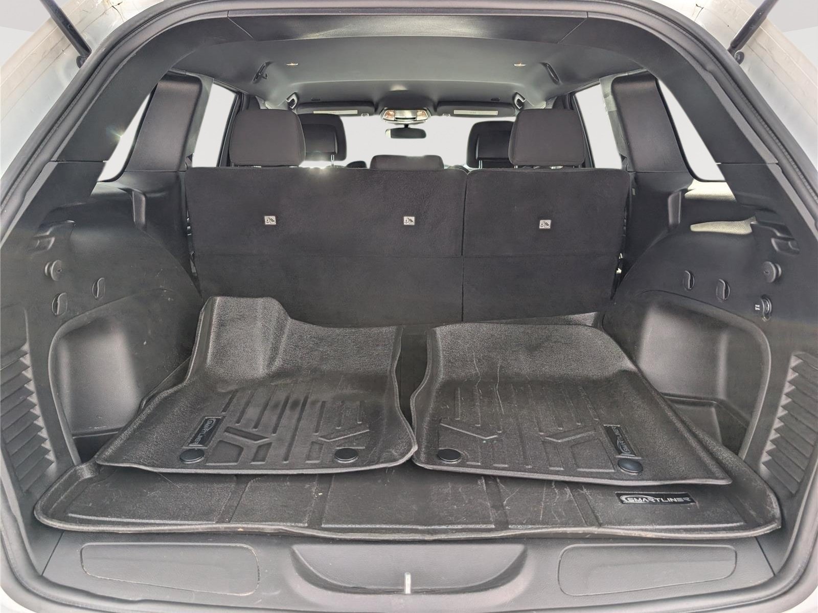 Used 2021 Jeep Grand Cherokee Laredo AWD/4WD image 13