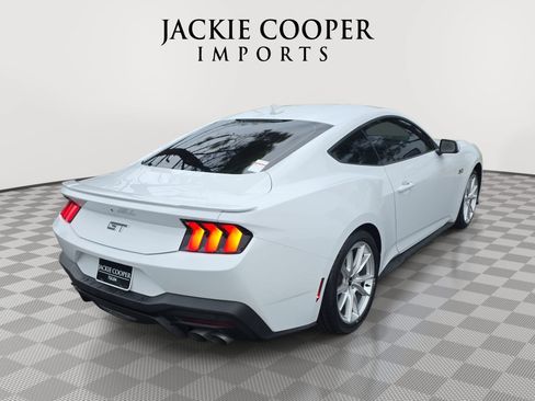 Used 2025 Ford Mustang GT Premium RWD image 5