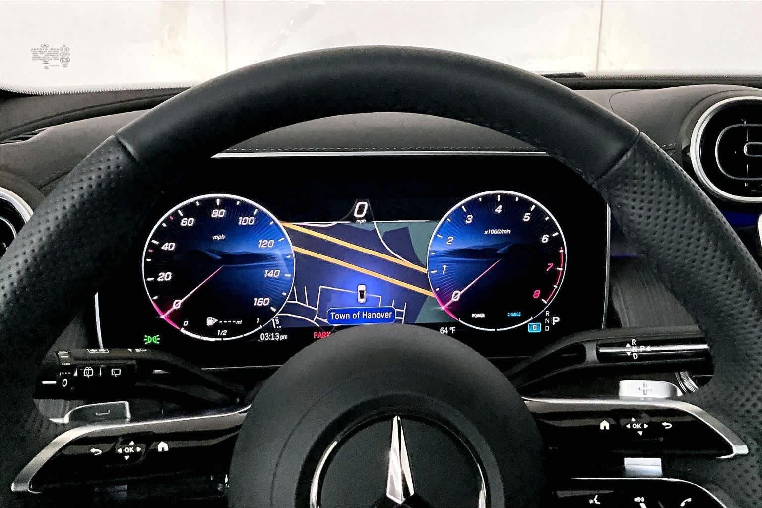Used 2025 Mercedes-Benz GLC 300 4MATIC image 26