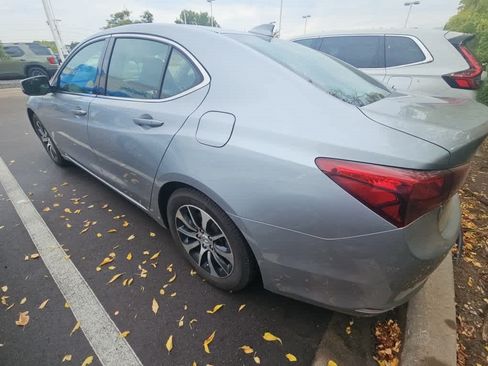 Used 2017 Acura TLX w/ Technology Package FWD image 6