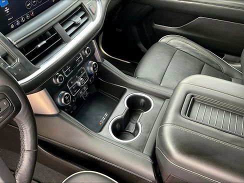 Used 2021 GMC Yukon SLT w/ SLT Premium Package image 15
