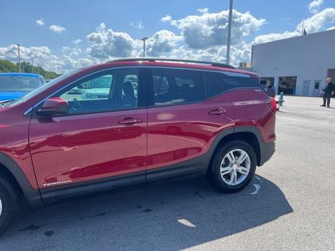 Used 2020 GMC Terrain SLE w/ Driver Convenience Package FWD image 7