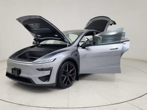 Used 2026 Tesla Model Y Performance AWD/4WD image 15