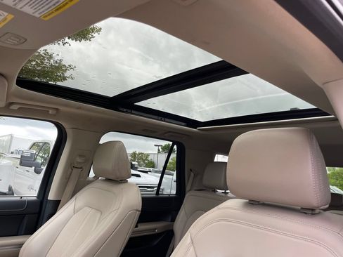 Used 2024 Ford Expedition Limited RWD image 28