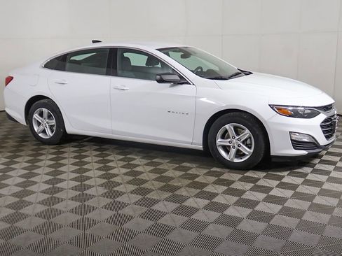 Used 2023 Chevrolet Malibu LS FWD image 11